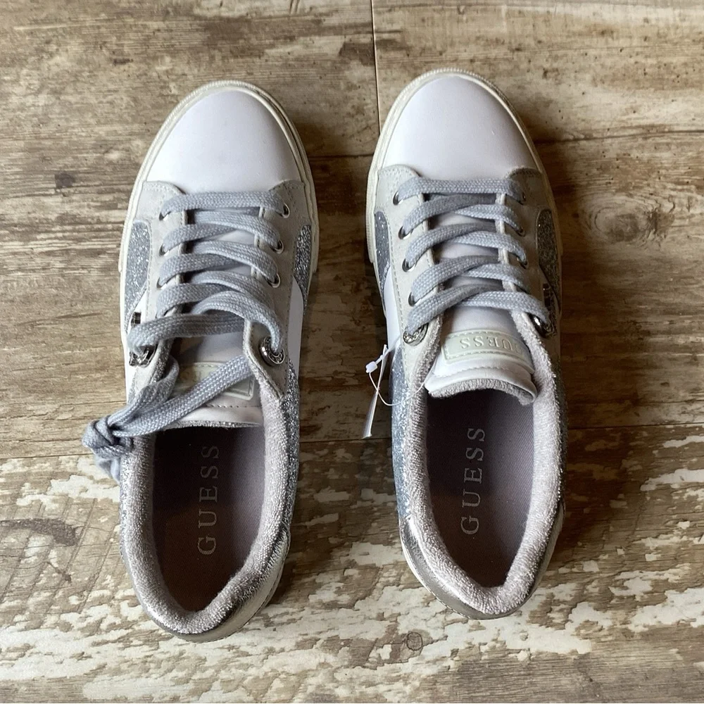 GUESS Loven3 Fashion Sneaker White & Silver Leather Women’s 7.5